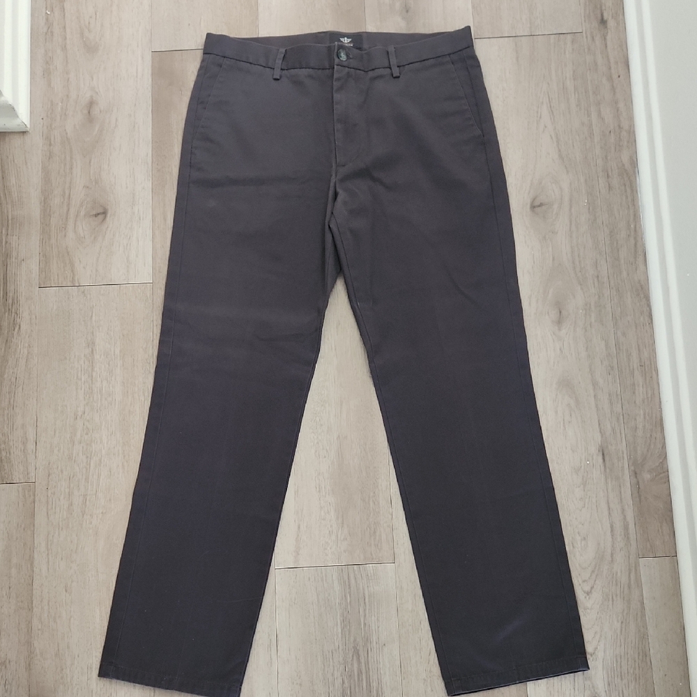 Dockers Men's Charcoal Chinos